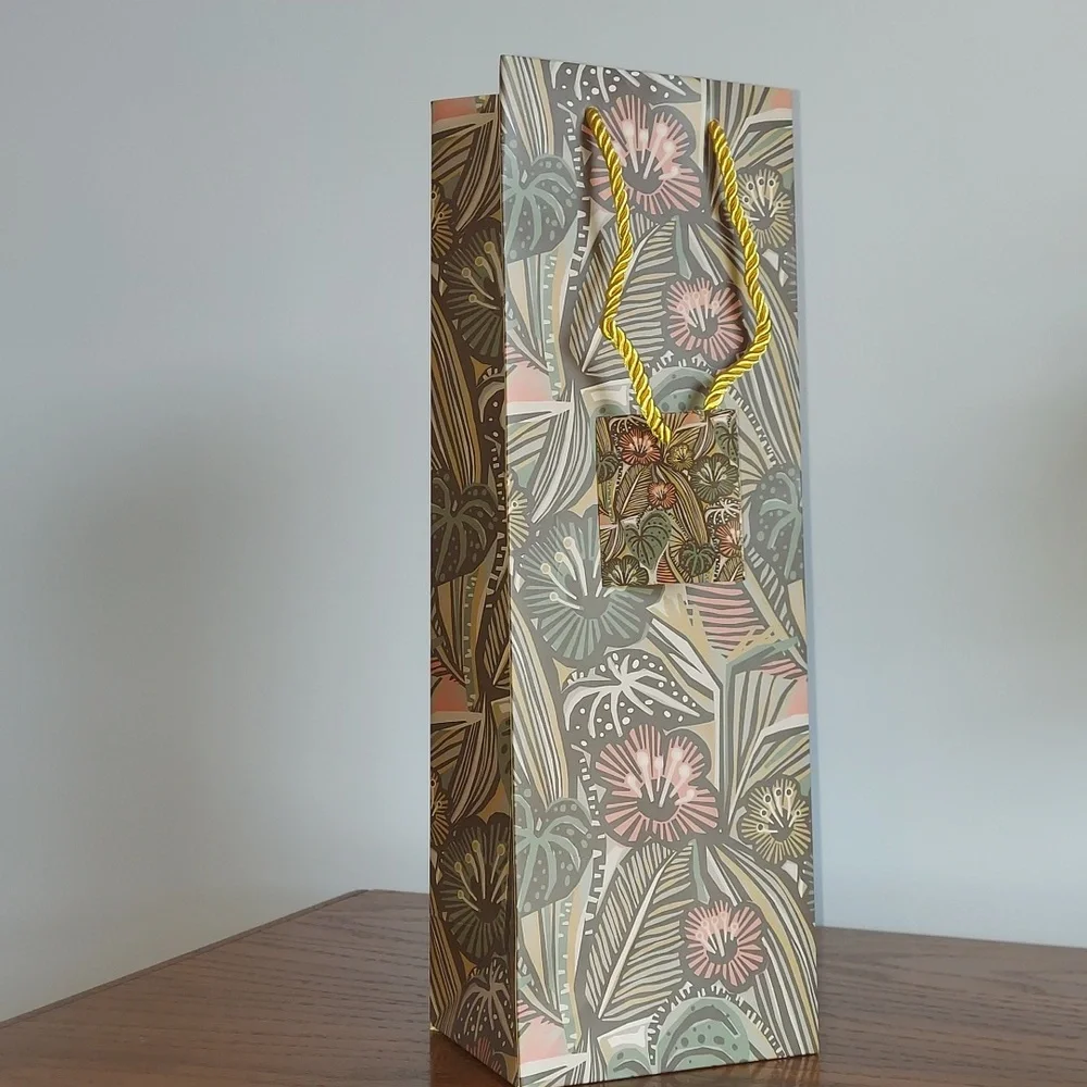 *🆕 Aurora Forum 12 Ct Tropical Floral Accent Tall Bags, Gold Handles & Tags NEW